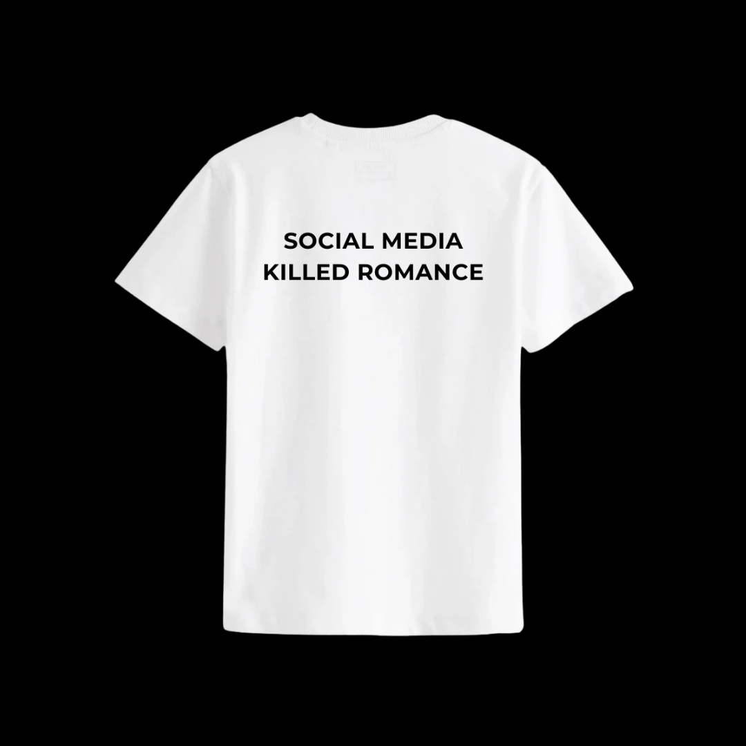 Tričko s nápisom "SOCIAL MEDIA KILLED ROMANCE"