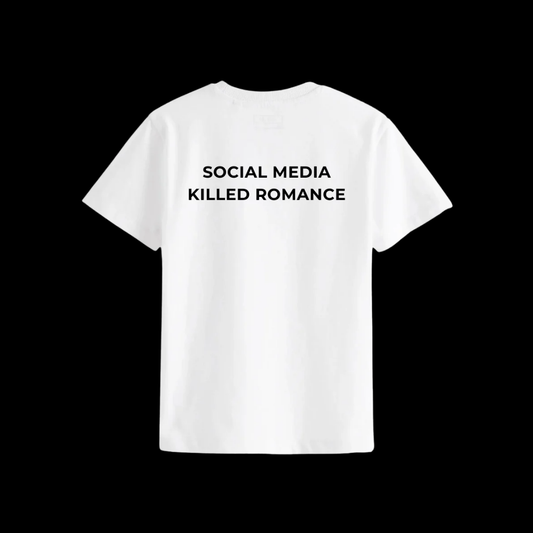Tričko s nápisom "SOCIAL MEDIA KILLED ROMANCE"
